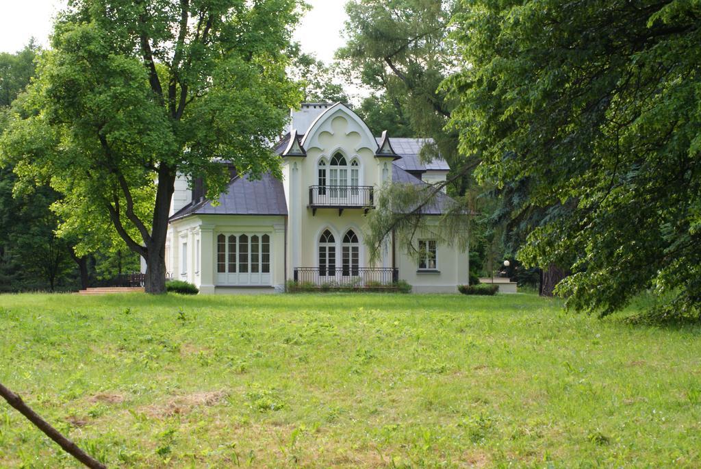 Bed and Breakfast Roskosz Zespół Dworsko Parkowy Biała Podlaska Exterior foto