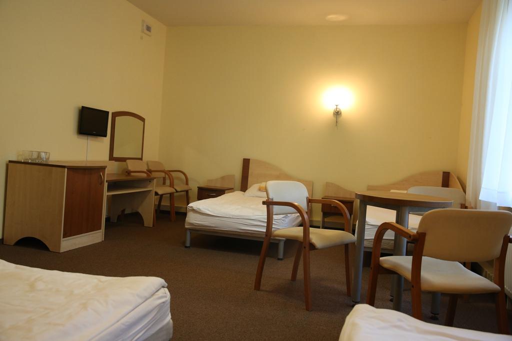 Bed and Breakfast Roskosz Zespół Dworsko Parkowy Biała Podlaska Exterior foto
