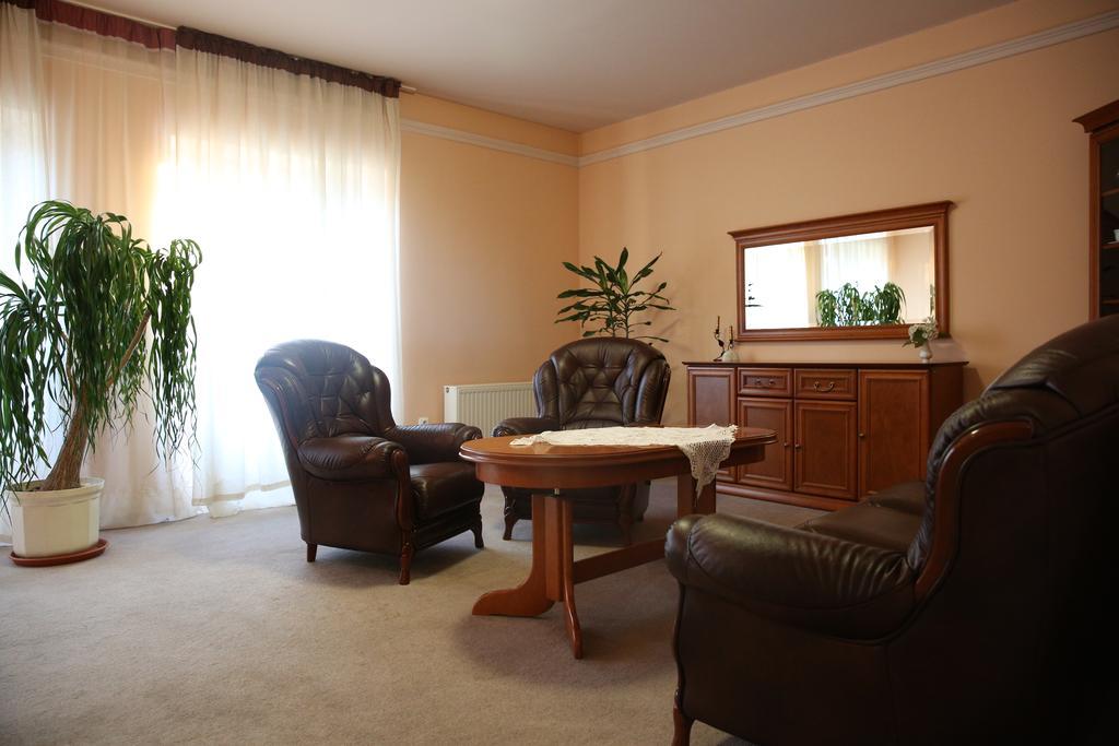 Bed and Breakfast Roskosz Zespół Dworsko Parkowy Biała Podlaska Exterior foto