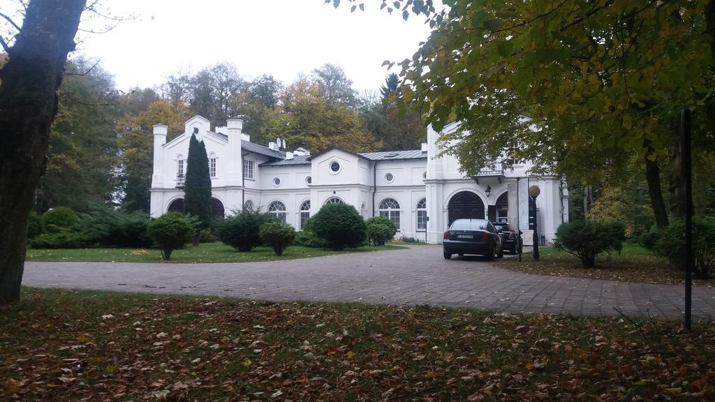 Bed and Breakfast Roskosz Zespół Dworsko Parkowy Biała Podlaska Exterior foto