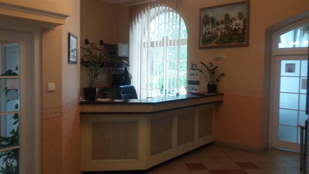 Bed and Breakfast Roskosz Zespół Dworsko Parkowy Biała Podlaska Exterior foto