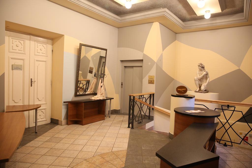 Bed and Breakfast Roskosz Zespół Dworsko Parkowy Biała Podlaska Exterior foto