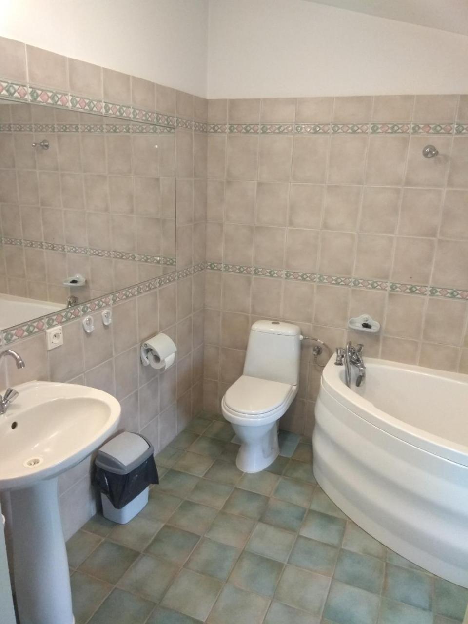 Bed and Breakfast Roskosz Zespół Dworsko Parkowy Biała Podlaska Exterior foto