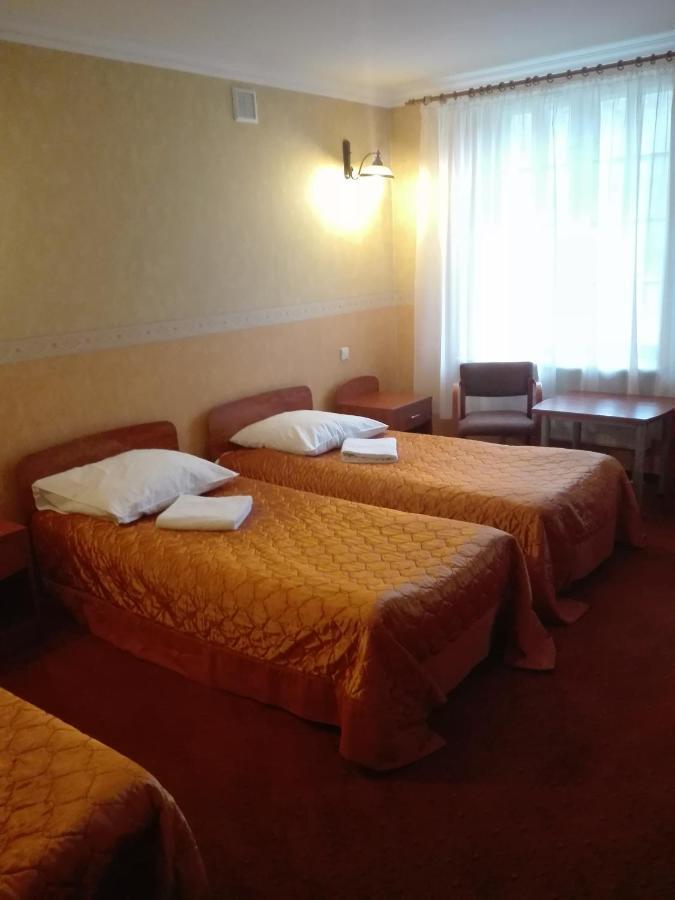 Bed and Breakfast Roskosz Zespół Dworsko Parkowy Biała Podlaska Exterior foto