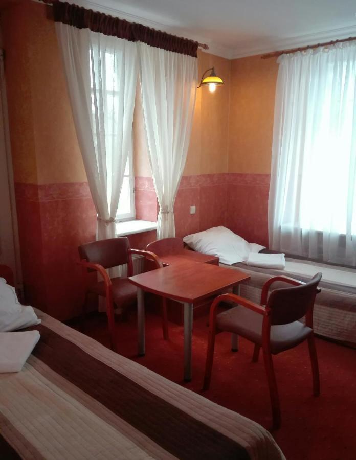 Bed and Breakfast Roskosz Zespół Dworsko Parkowy Biała Podlaska Exterior foto