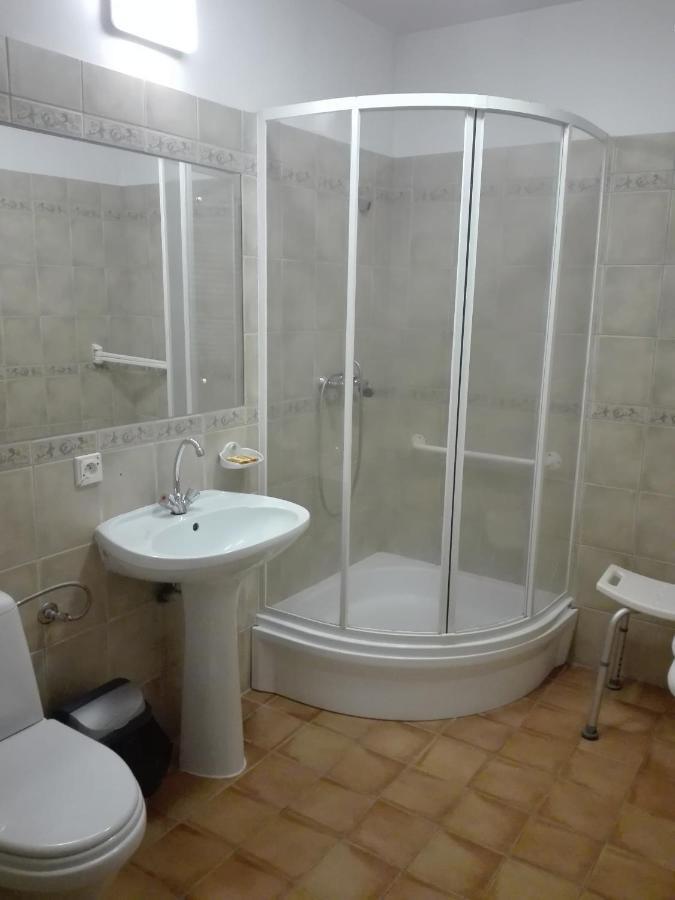 Bed and Breakfast Roskosz Zespół Dworsko Parkowy Biała Podlaska Exterior foto